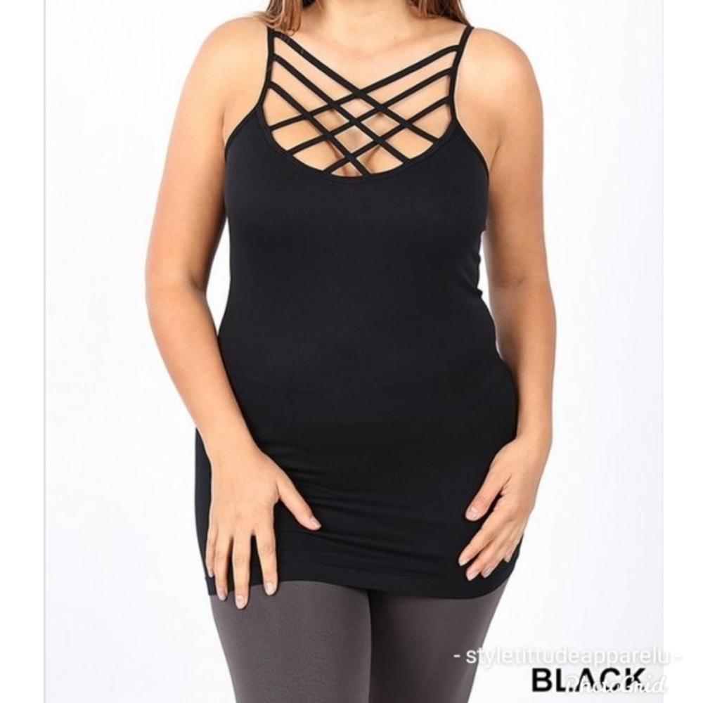 Black seamless plussize camisole